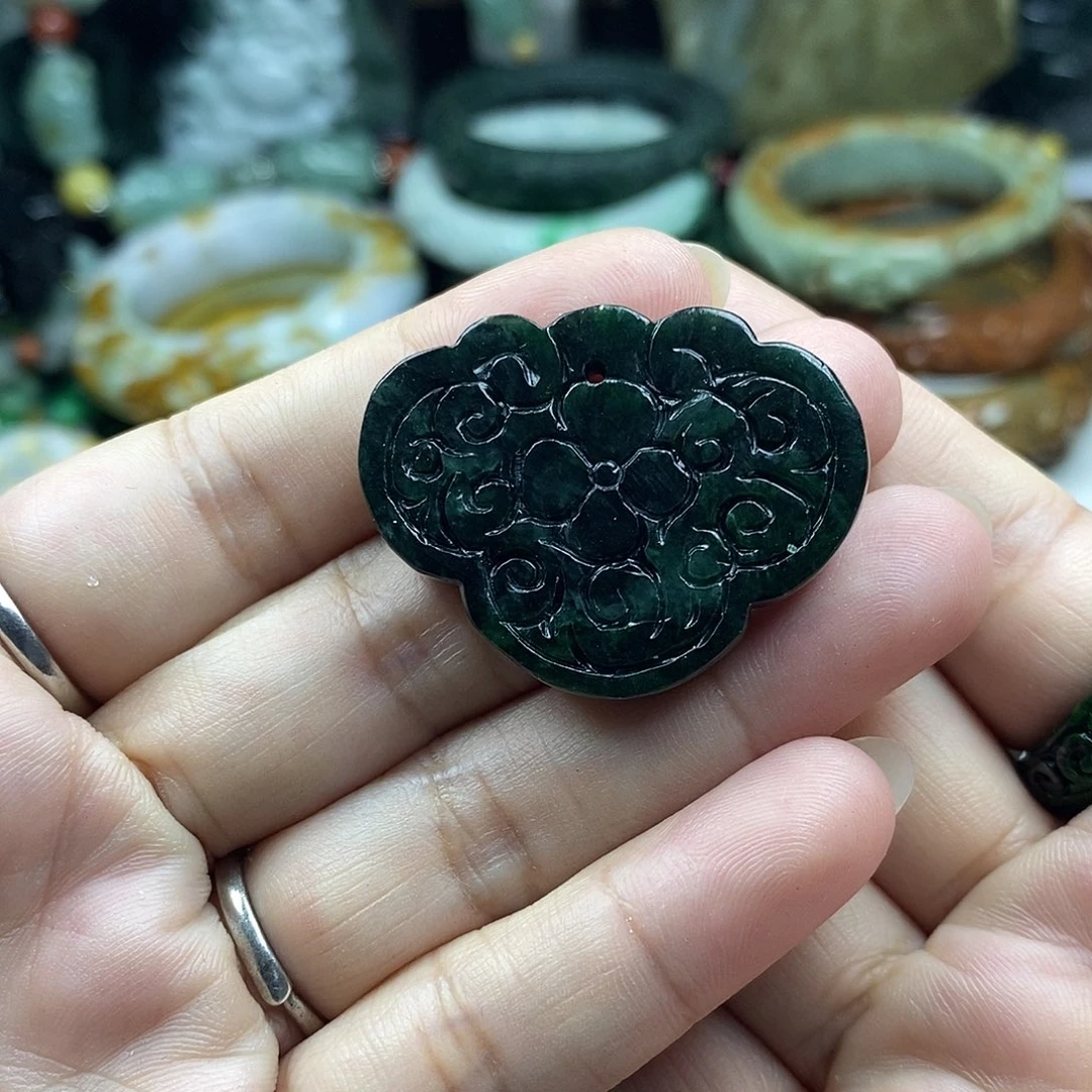 颈饰未镶嵌翡翠牌子