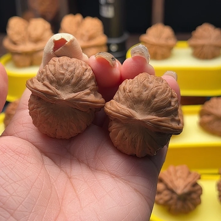 文玩核桃吊坠石门元宝 全品