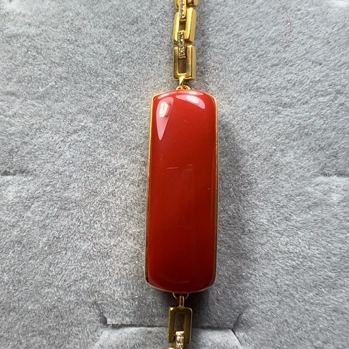 南红玛瑙18K金镶嵌手链