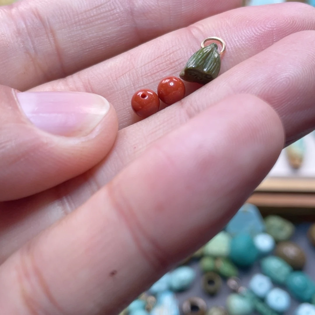 南红玛瑙配饰未镶嵌