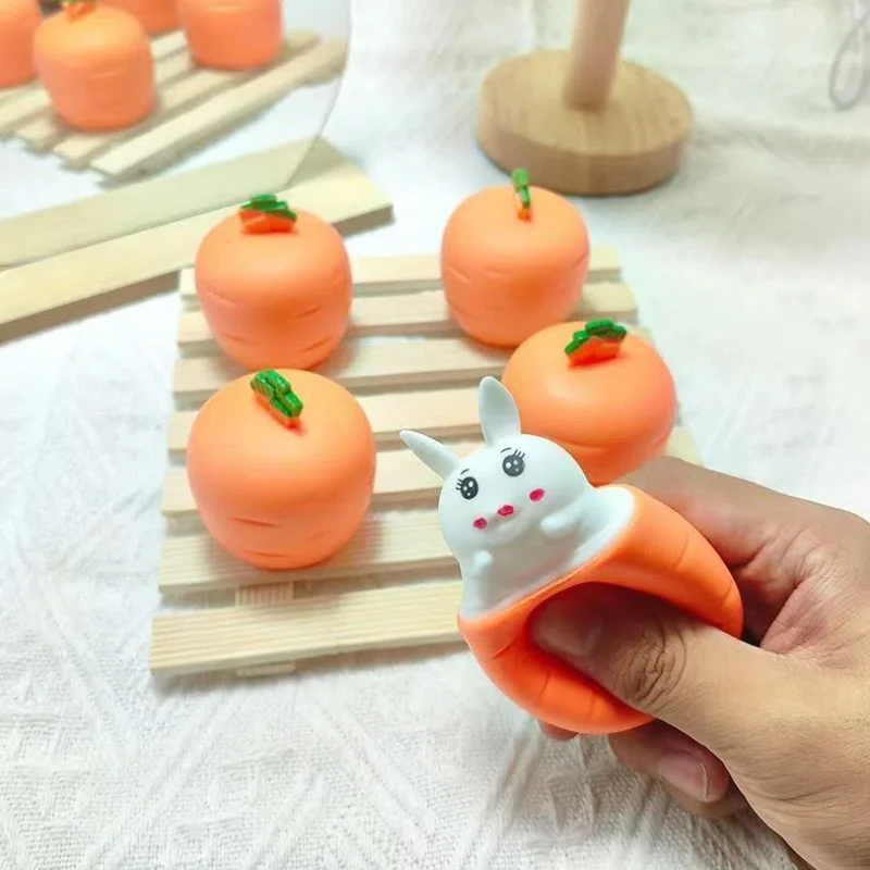 儿童解压玩具小兔子捏捏乐挤压萝卜兔办公室发泄创意网红减压好玩
