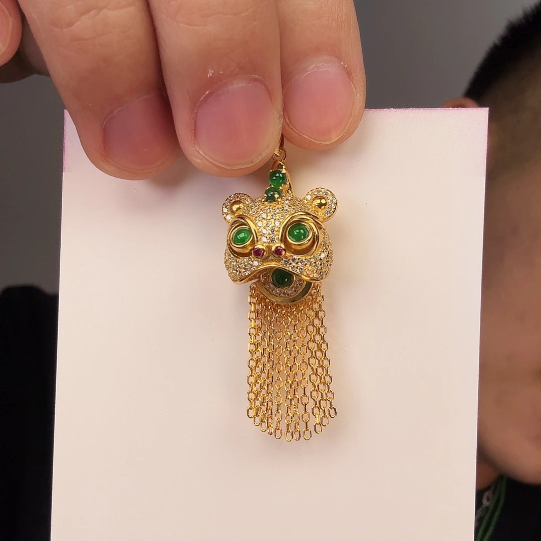 翡翠颈饰未镶嵌一件