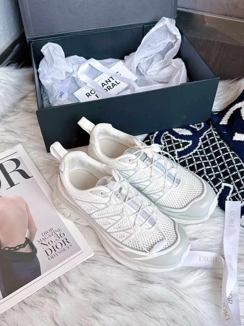 【小萨王】小众设计鞋靴潮牌买手店直营