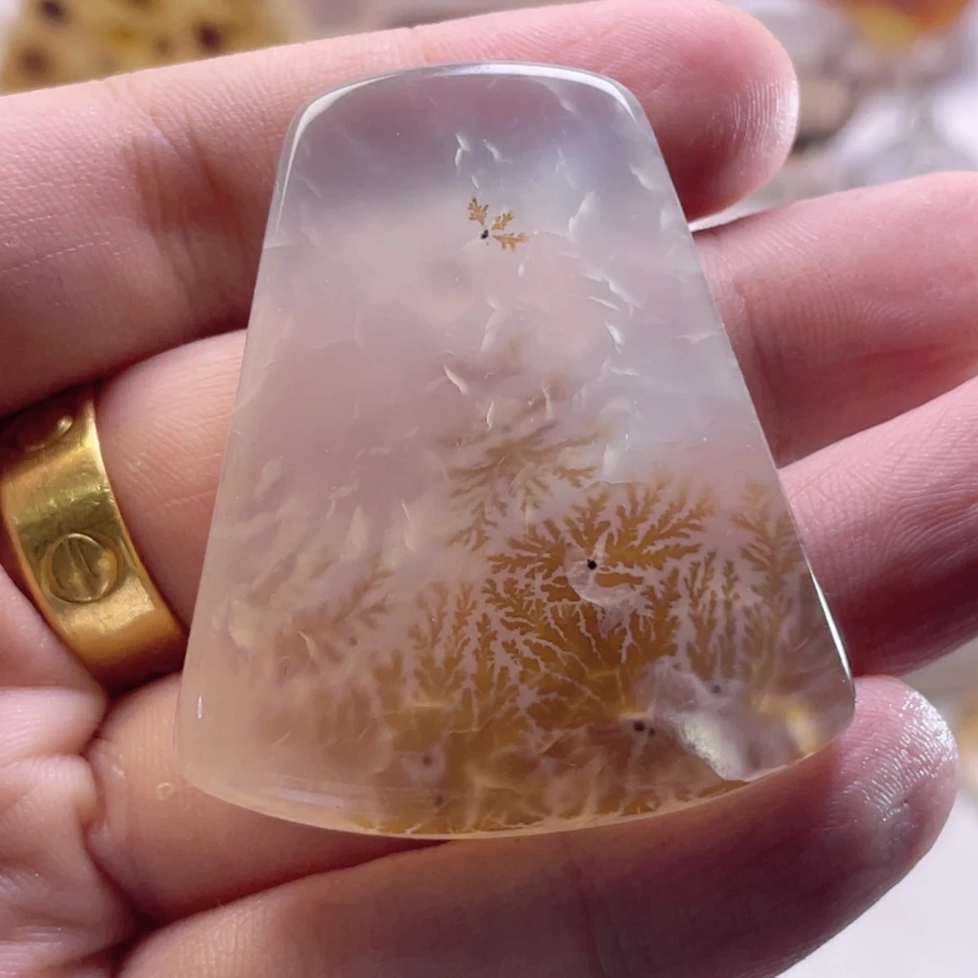 玛瑙/玉髓未镶嵌珠宝奇石