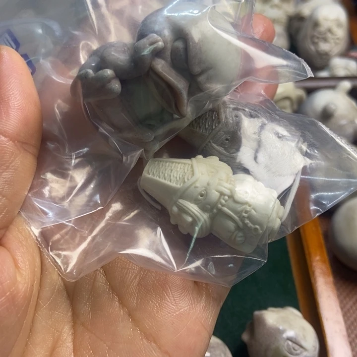 布***丁配饰鹿角雕刻补差价出