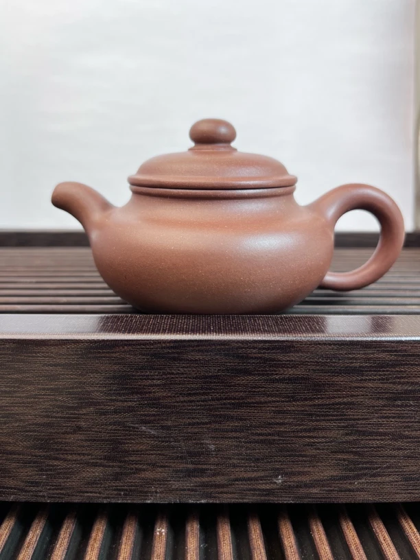 国助工倪友章全手工莲子壶仿古壶原矿底槽清收藏级的紫砂壶。