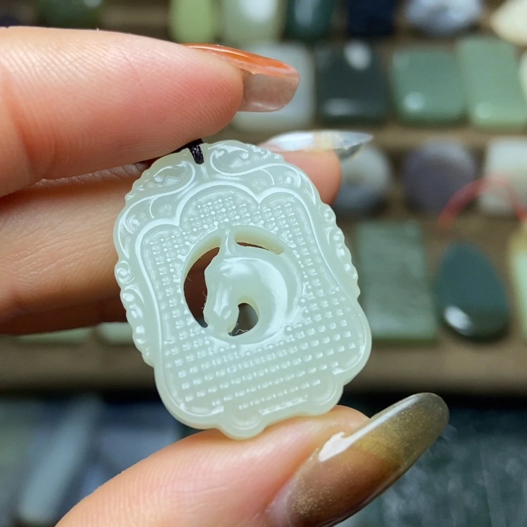 和田玉颈饰未镶嵌