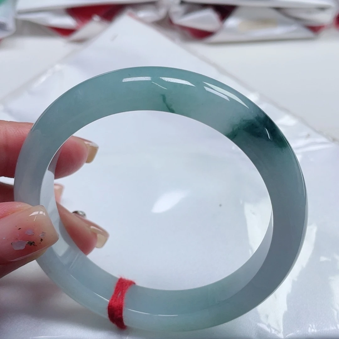 翡翠手镯未镶嵌缅甸翡翠