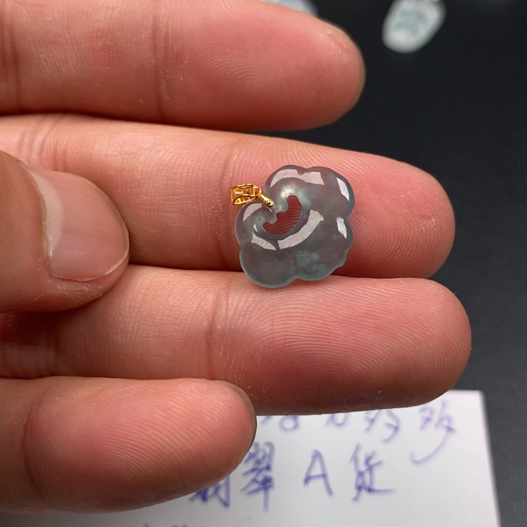 颈饰18K金镶嵌翡翠