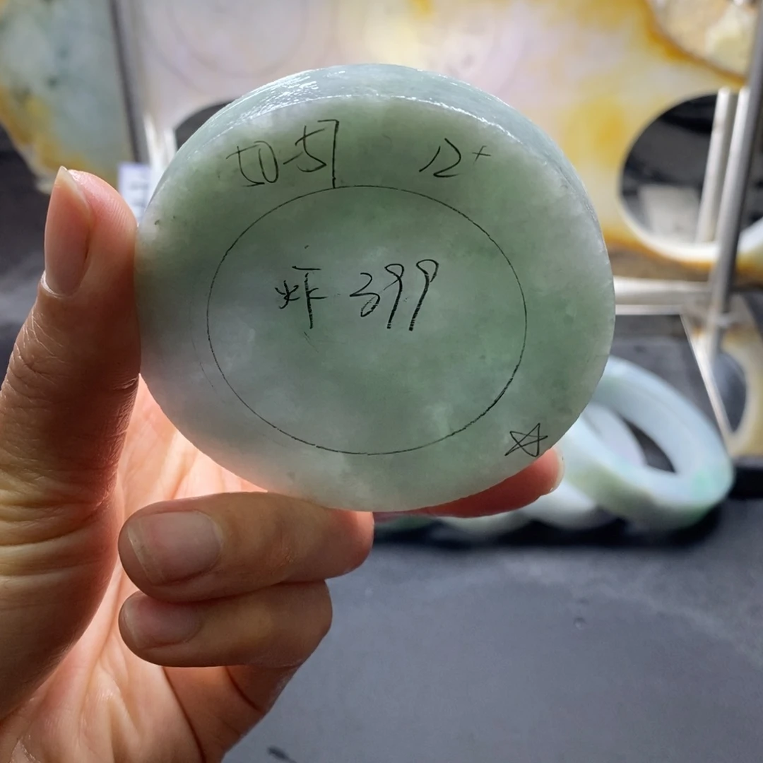 定制翡翠正未镶嵌