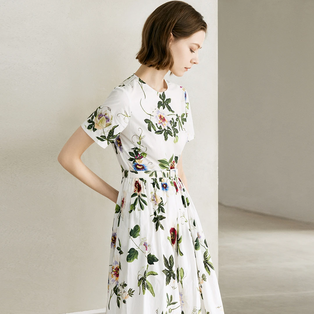 颜域清新印花连衣裙时尚收腰显瘦中长款短袖圆领裙子20S411813