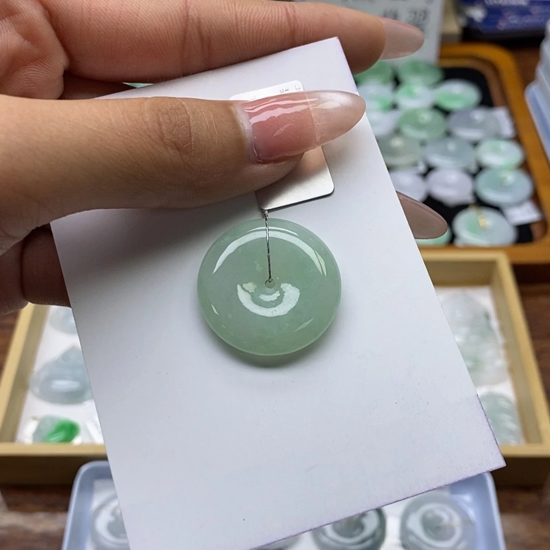 【闪购商品】翡翠颈饰未镶嵌平安扣
