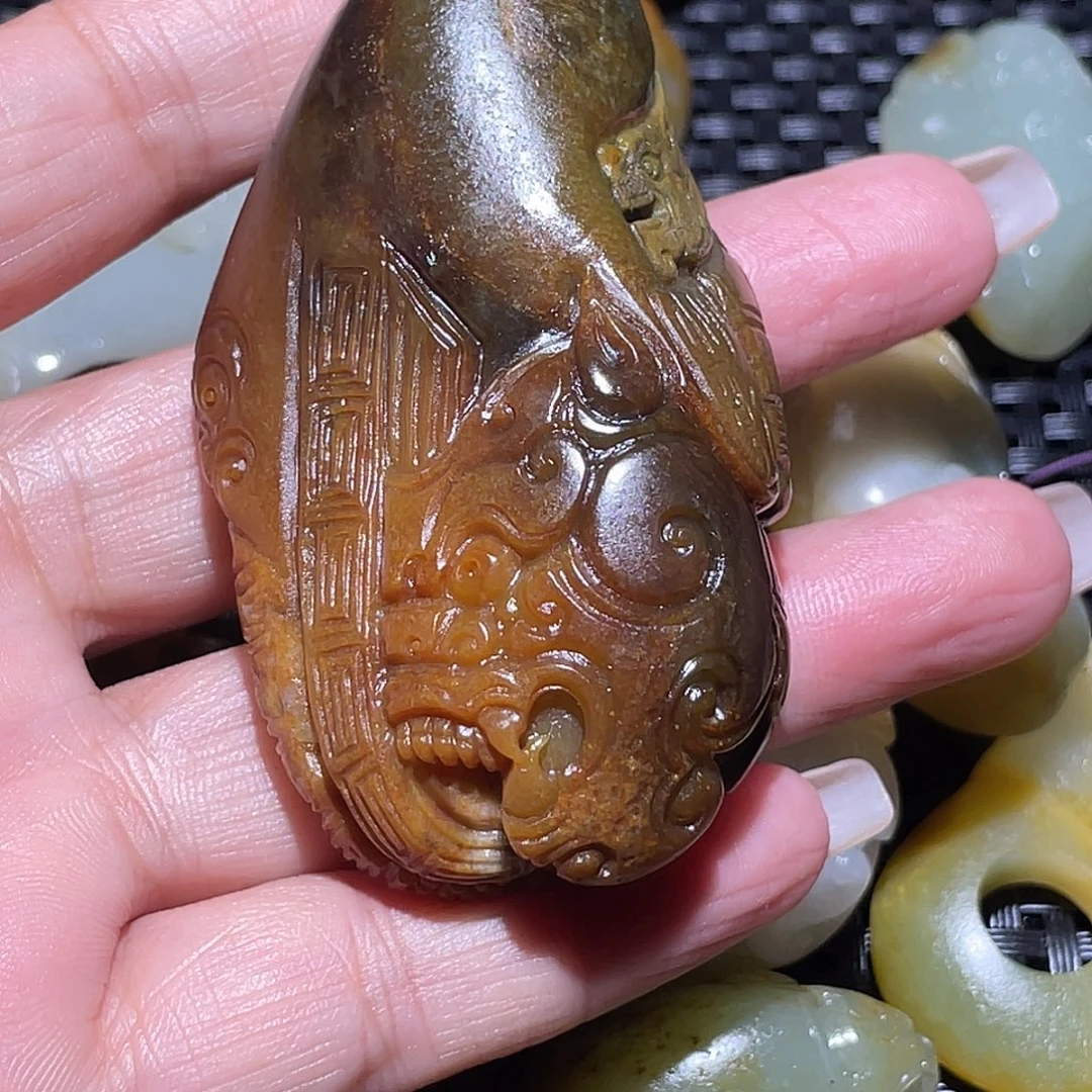 未镶嵌和田玉（糖玉）挂件