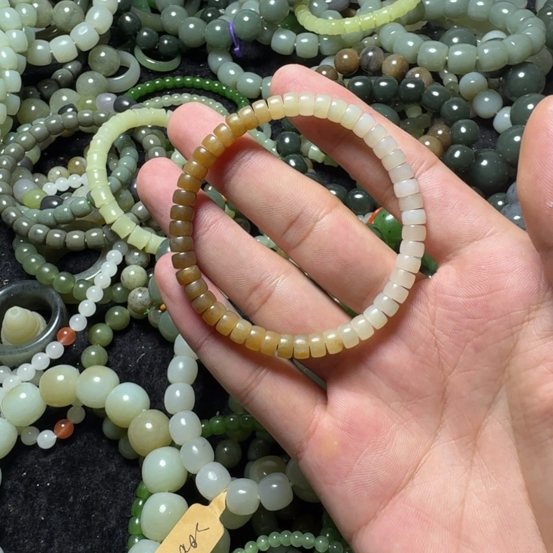 和田玉未镶嵌手串