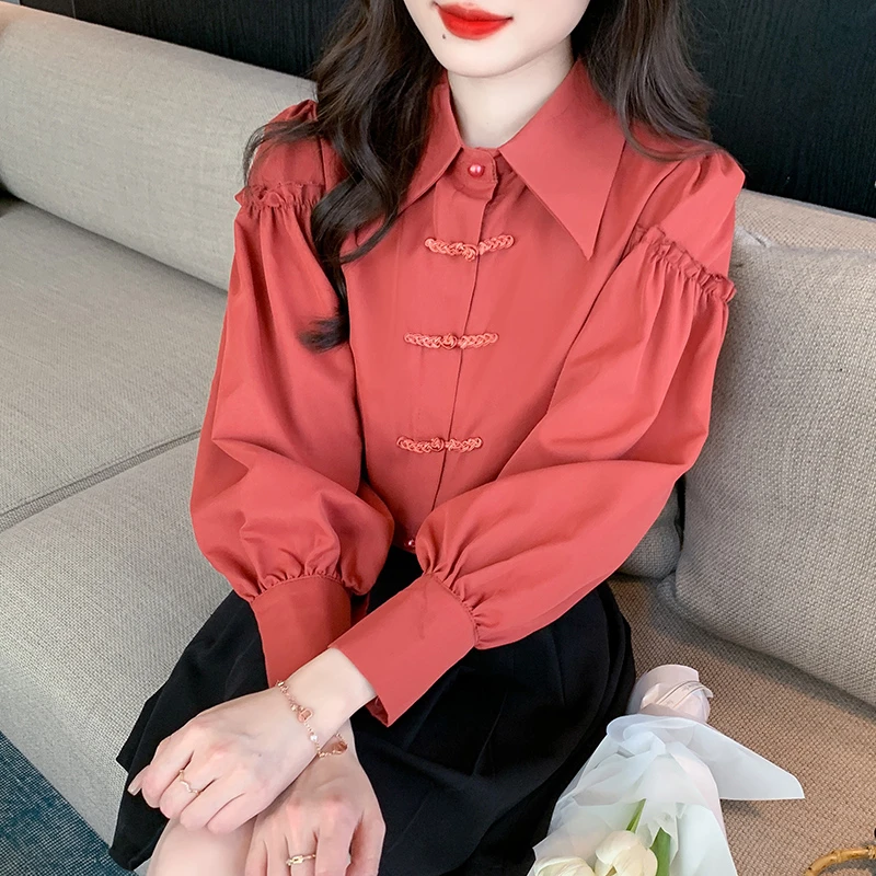 新中式盘扣长袖衬衫女秋季新款高级感复古港风小众单排扣短款上衣