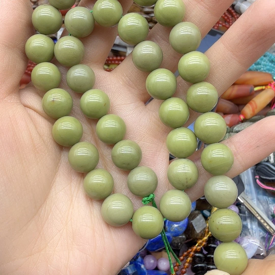 水晶珠宝半成品未镶嵌6m牛油果阿拉善一条