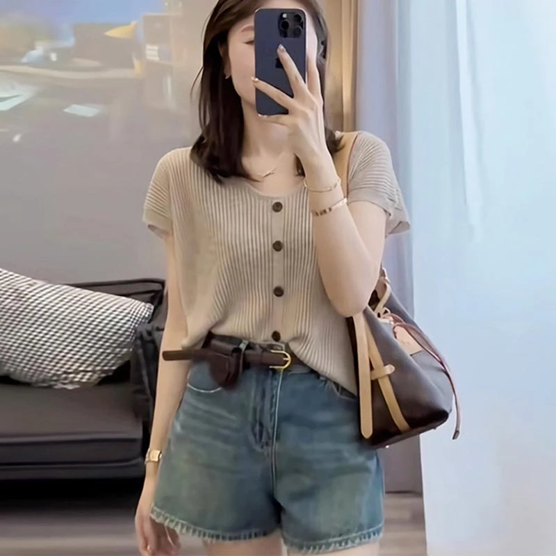 2025夏季新款宽松显瘦短袖t恤女时尚短款洋气设计感个性百搭上衣