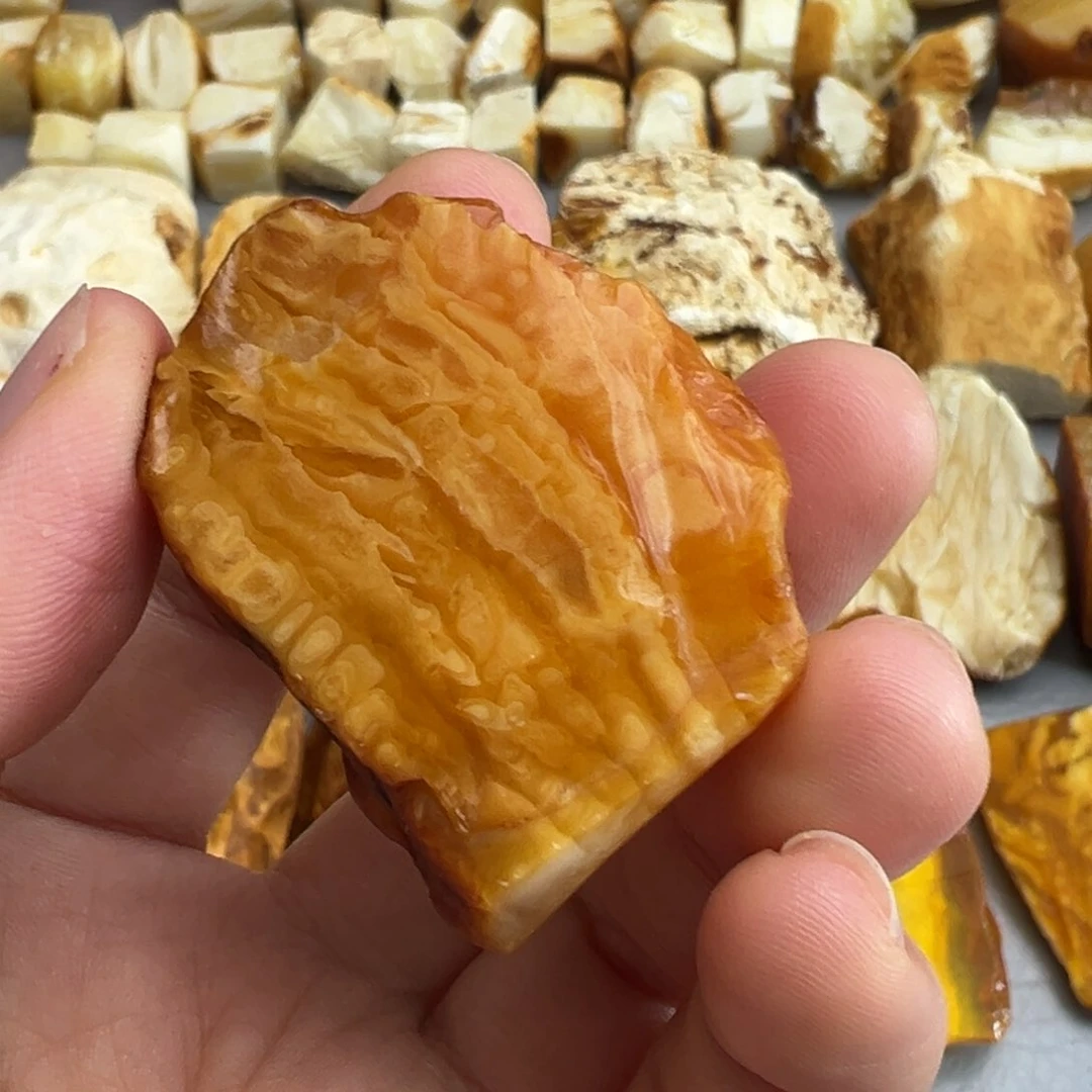 定制琥珀未镶嵌青*蜜蜡