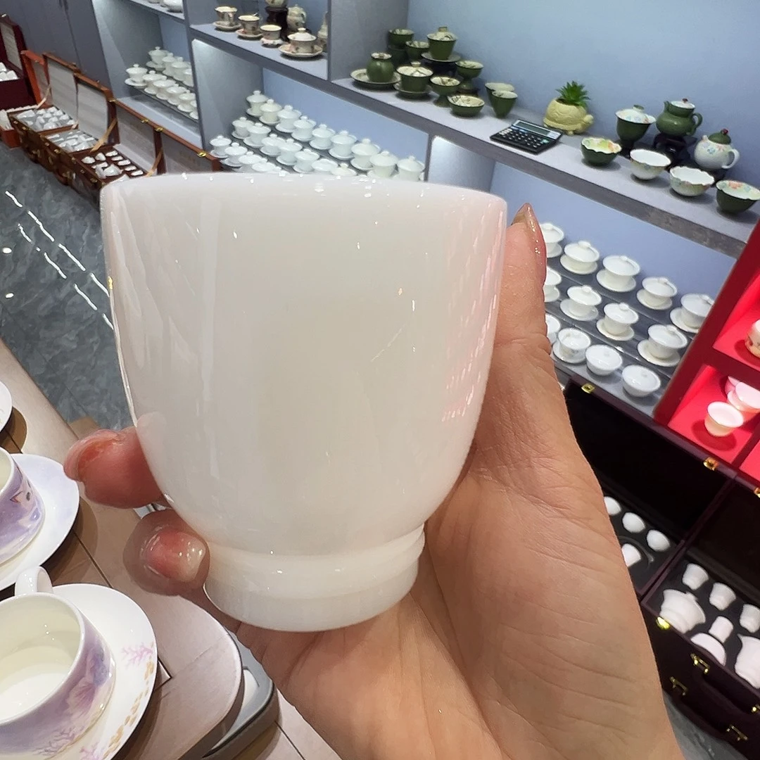 瓷片。。。。。。。。。。。。。