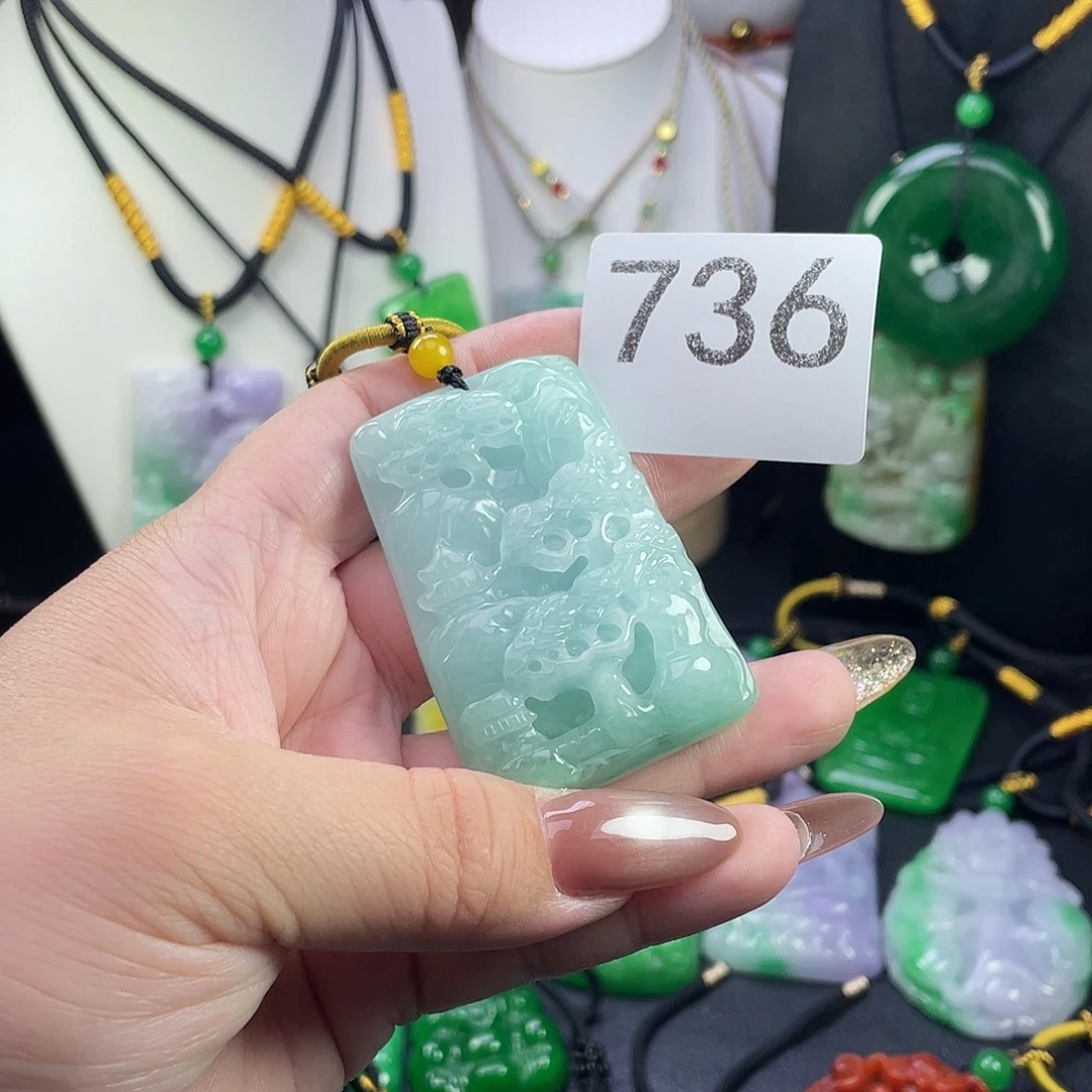 翡翠未镶嵌吊坠(赠链)