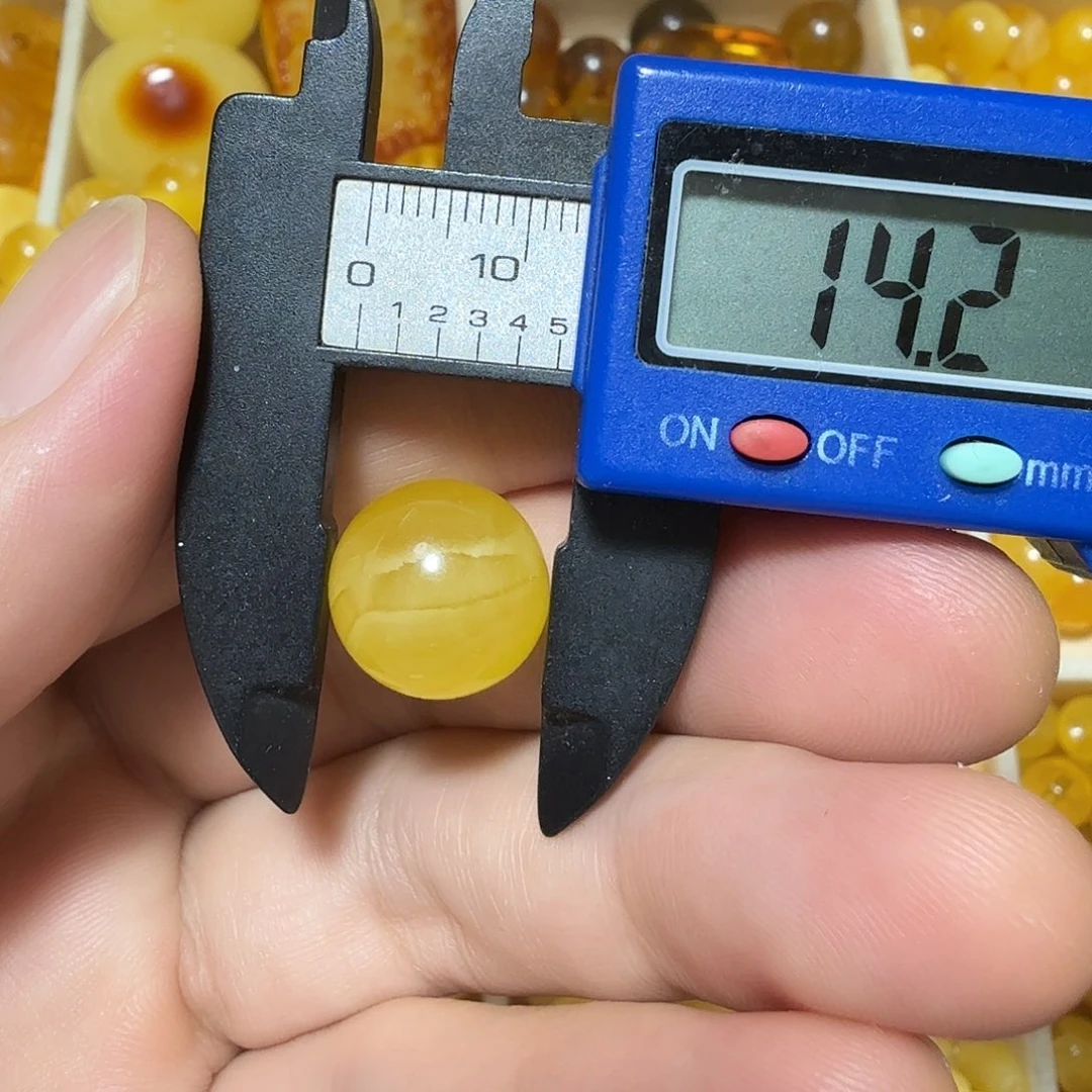 琥珀未镶嵌裸石成品