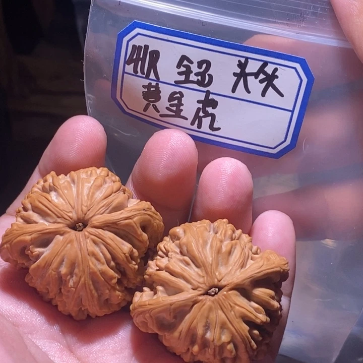 文玩核桃吊坠41全品黄金虎