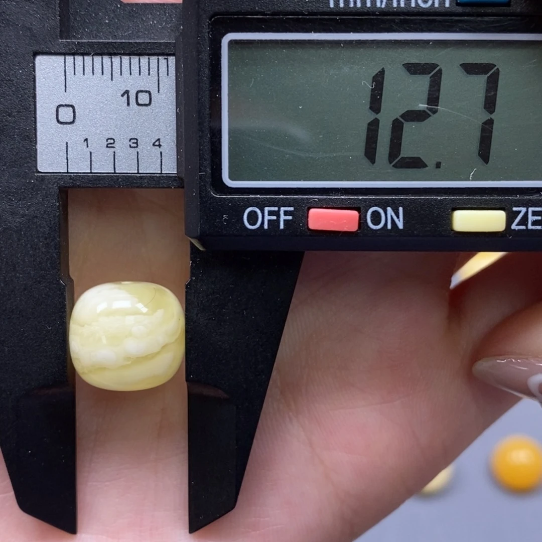 未镶嵌琥珀裸石来****人纯天然