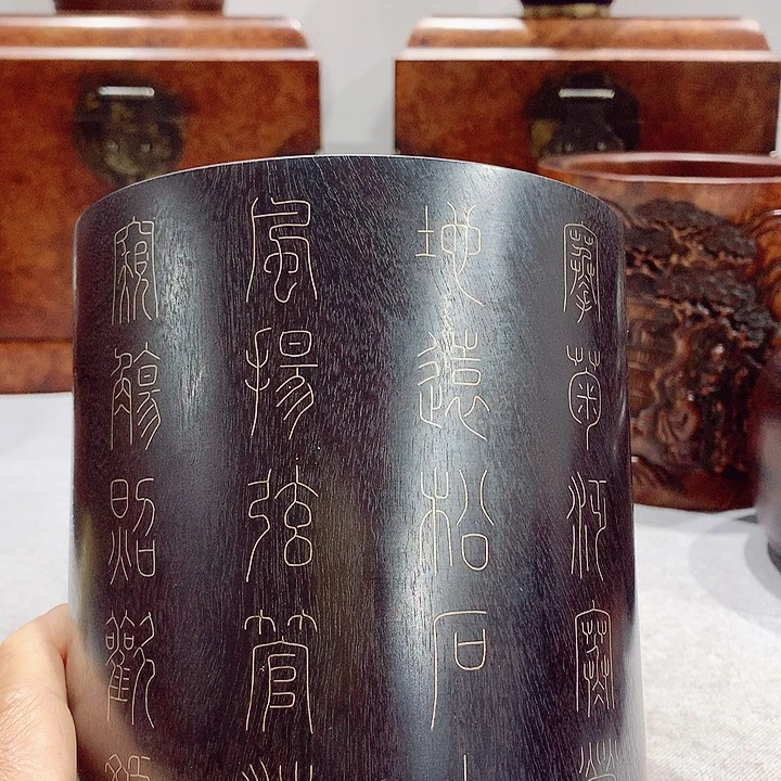 花梨木类紫檀木精品笔筒