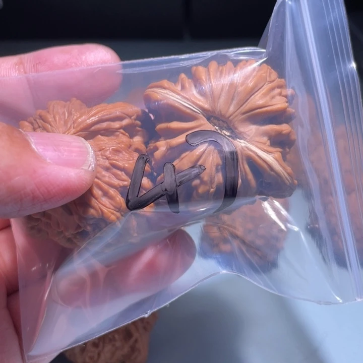 文玩核桃吊坠47呃呃呃