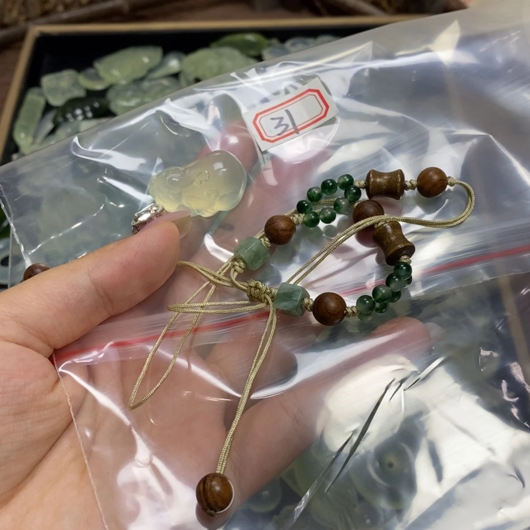 岫玉颈饰未镶嵌玥**弯