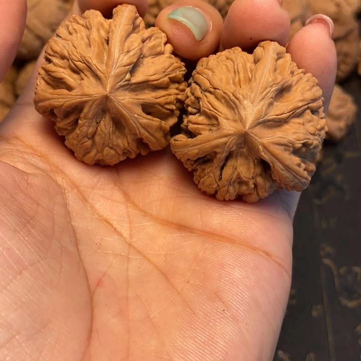 文玩核桃吊坠?*?文玩核桃异形单只