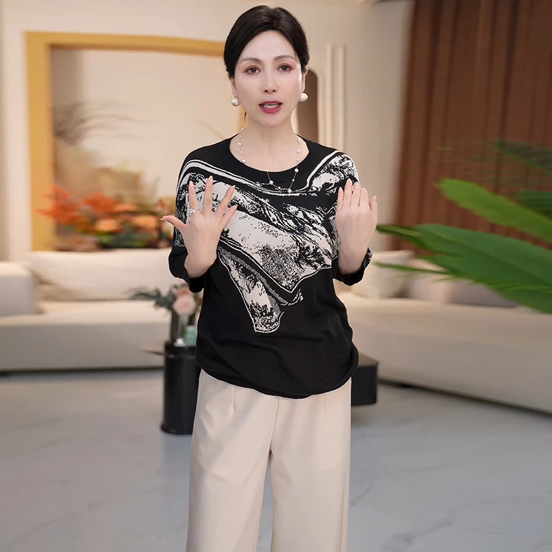 2025秋季新款中老年妈妈印花长袖T恤宽松显瘦百搭上衣减龄两件套