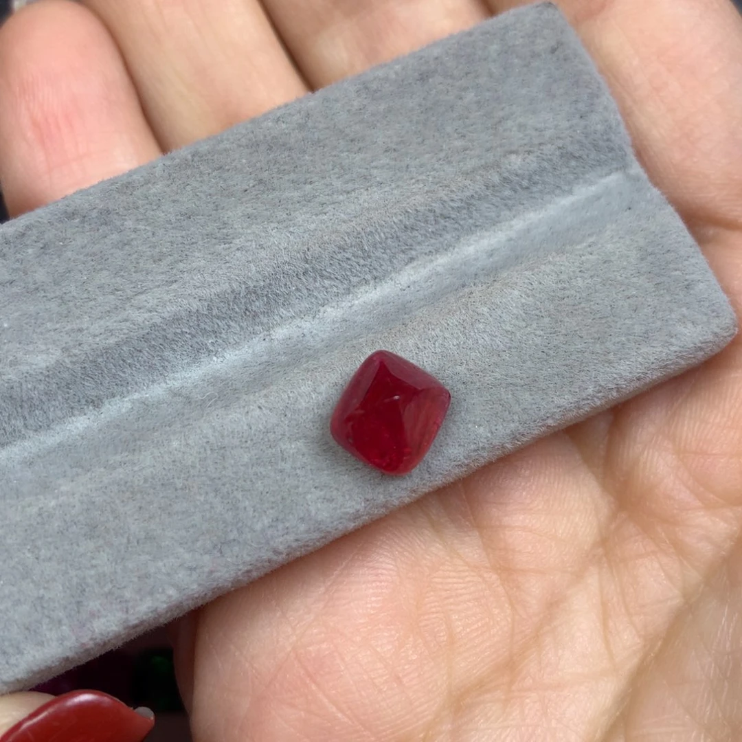 尖晶石裸石未镶嵌3ct绝地武士糖塔