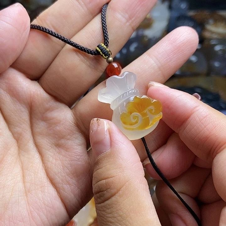 玛瑙/玉髓颈饰未镶嵌