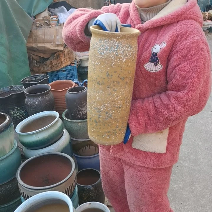 红陶口17高42瑕疵底裂