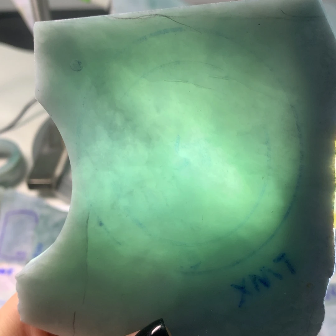 定制翡翠未镶嵌翡翠手镯