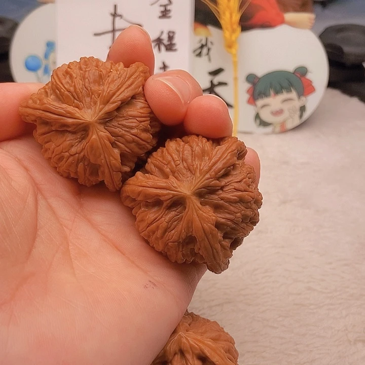 吊坠文玩核桃遇****?三棱