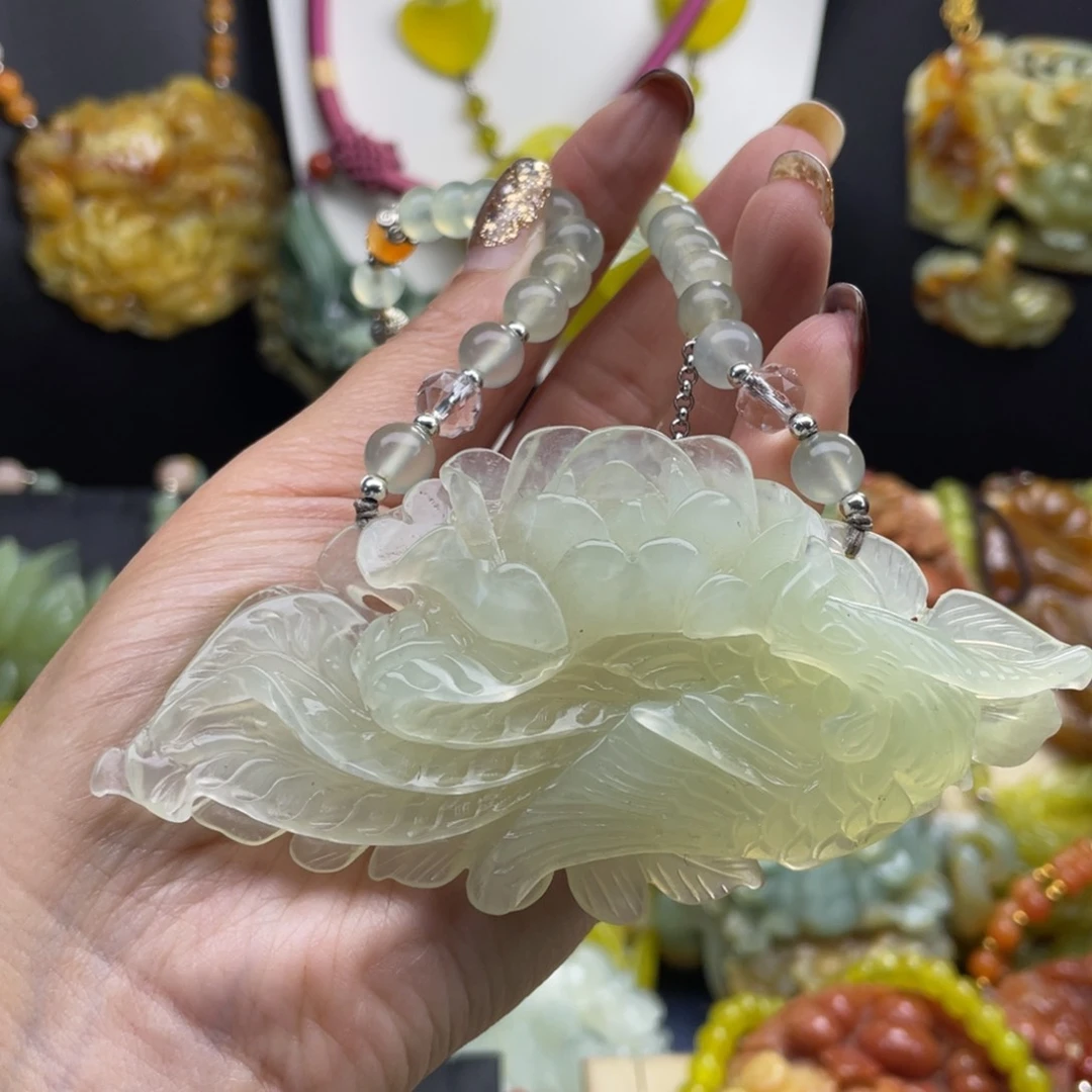 未镶嵌蛇纹石玉颈饰