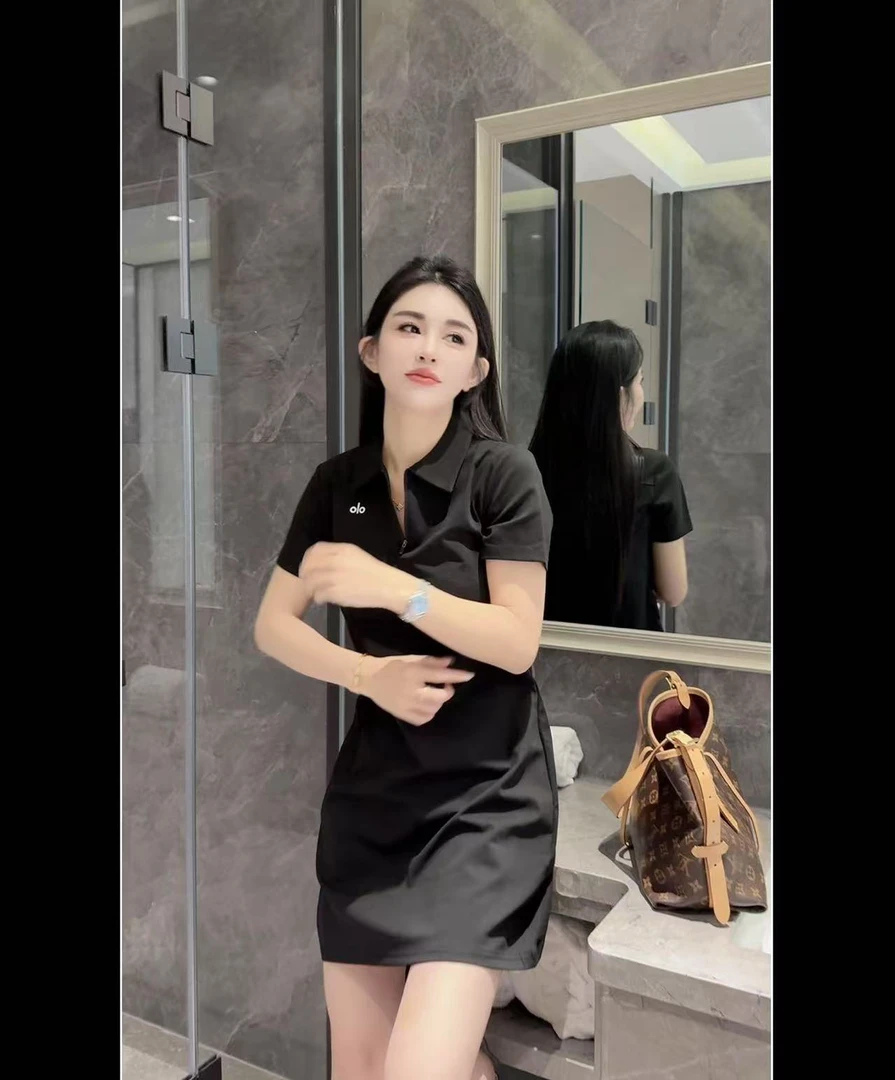 字母软糯polo连衣裙