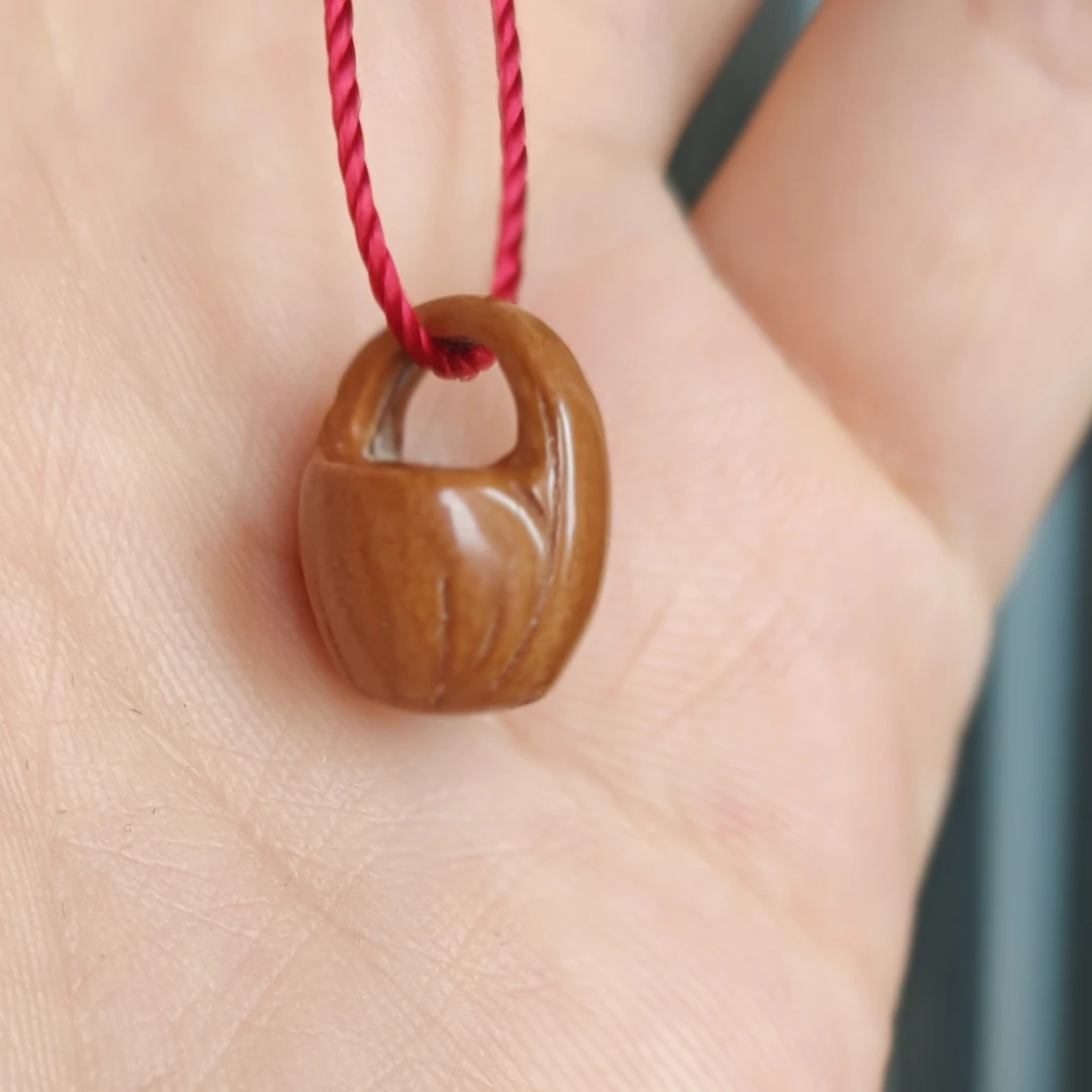 野生龙纹桃核手工雕刻简约桃篮宝宝压惊安睡挂件手链新生儿手链