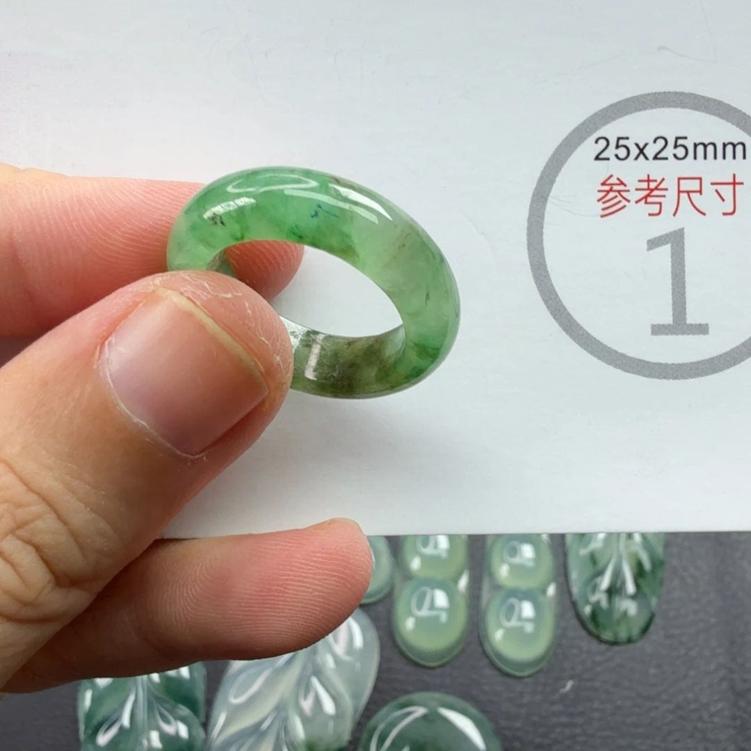 翡翠未镶嵌颈饰04