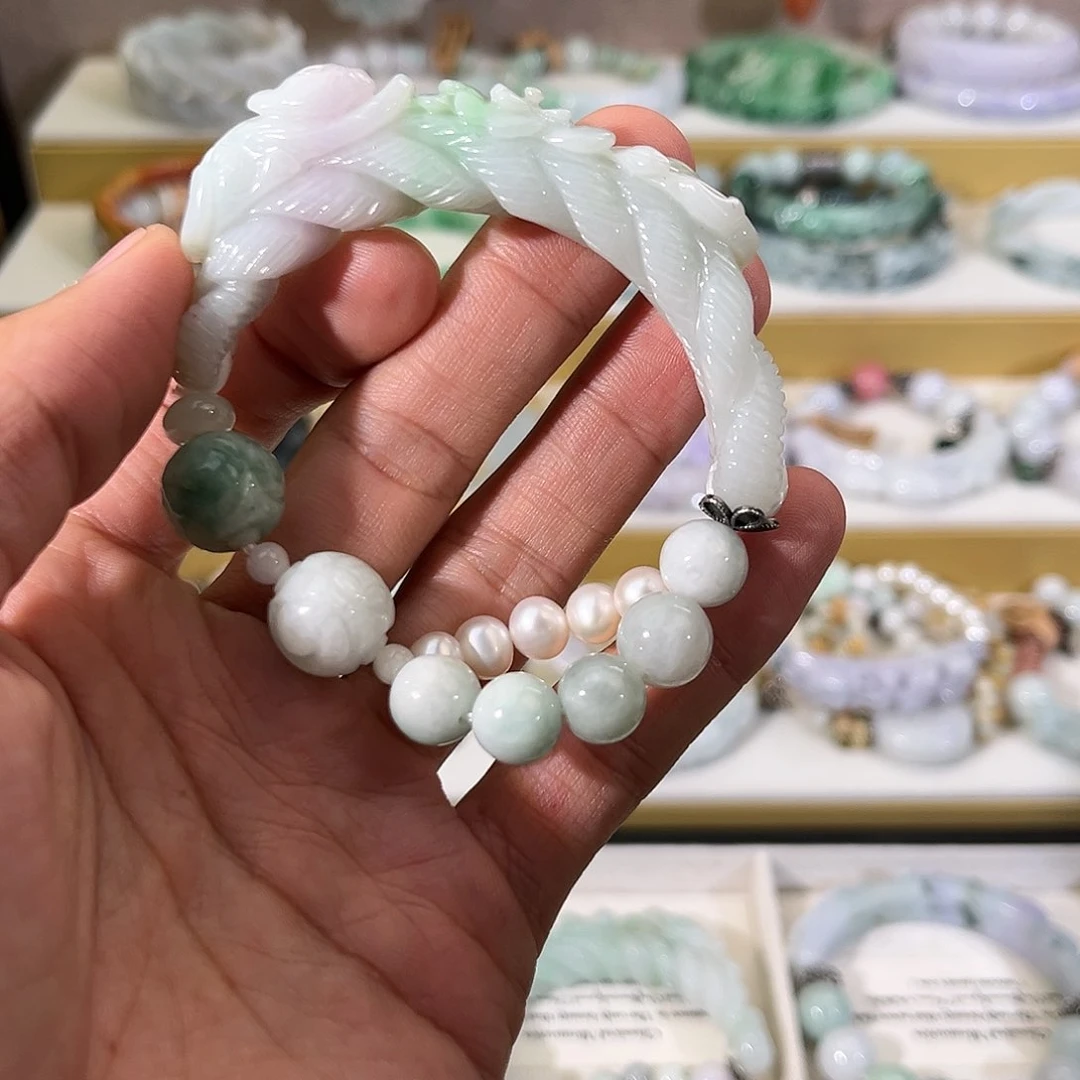 未镶嵌手链翡翠?****猫翡翠雕刻设计款