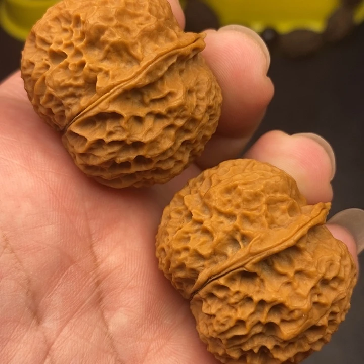 文玩核桃吊坠38 火麒麟