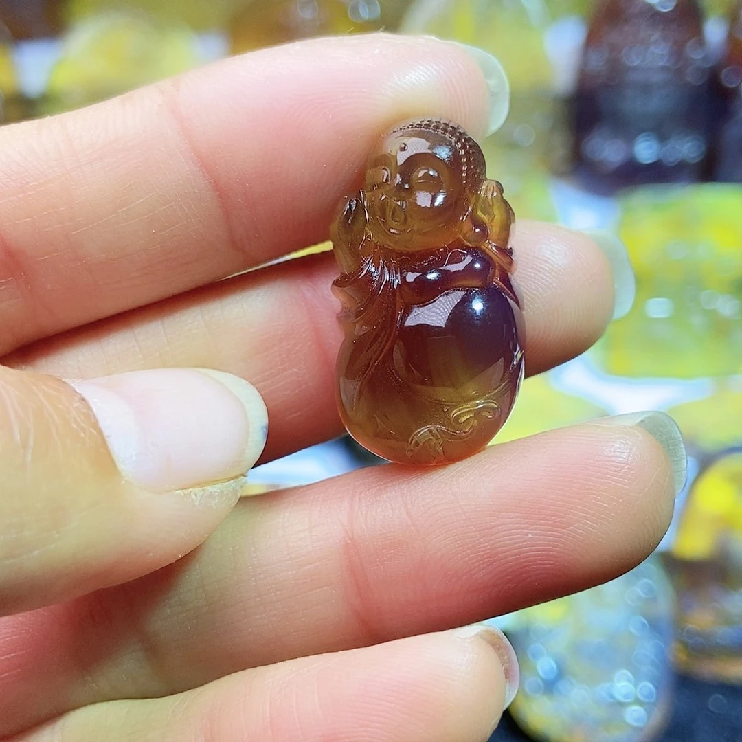 琥珀颈饰未镶嵌佛