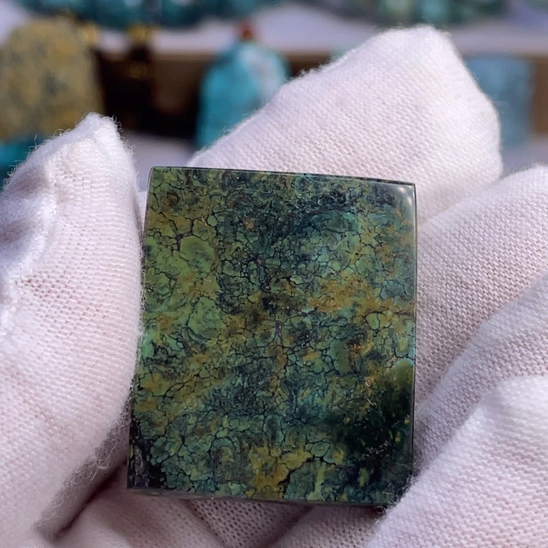 绿松石未镶嵌珠宝奇石