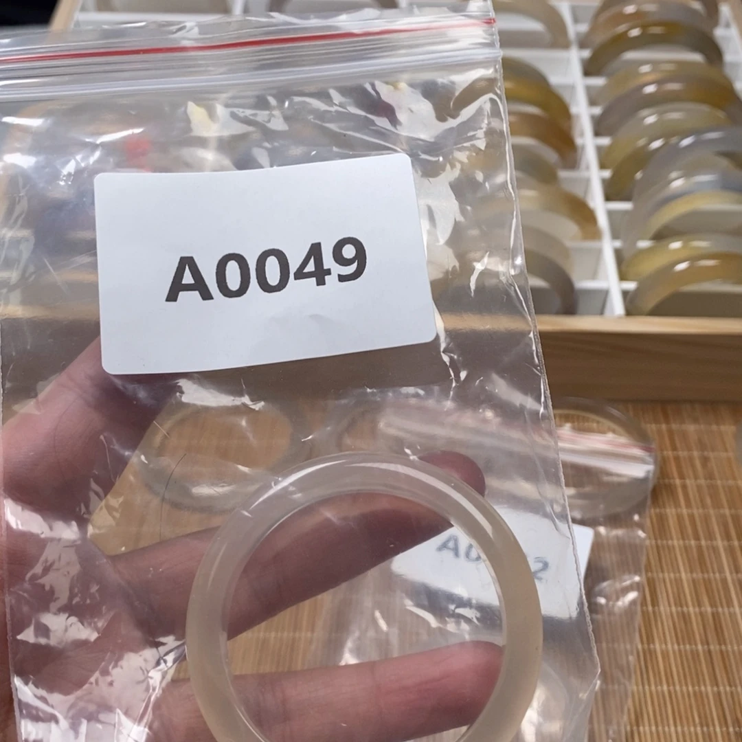 橙***式玛瑙/玉髓未镶嵌手镯