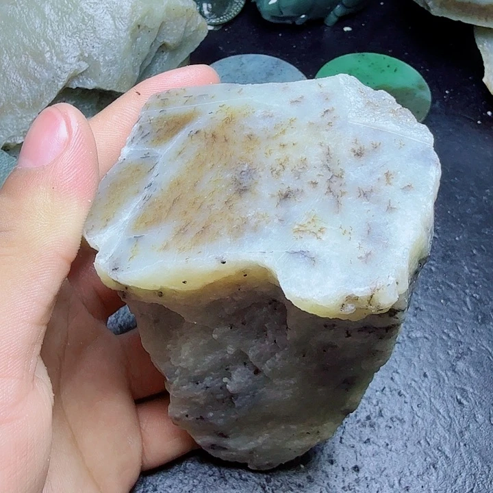 和田玉（糖玉）未镶嵌珠宝奇石