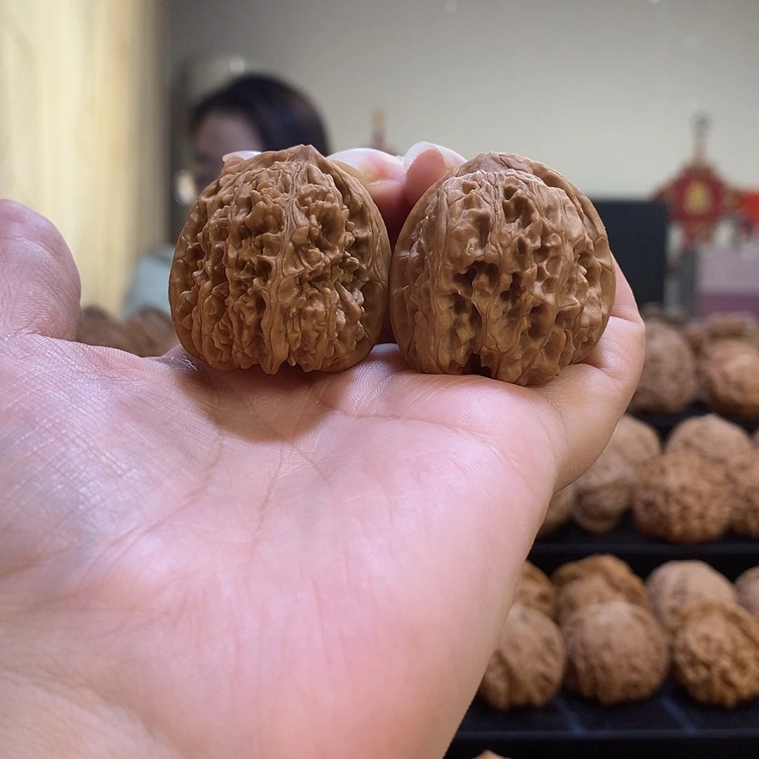 把件文玩核桃33梨木台尖有伤