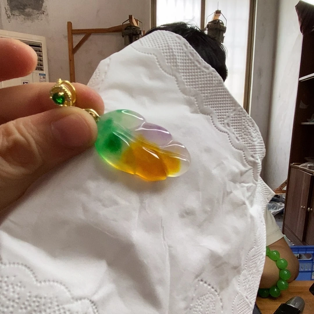 75 缅甸保真珠宝玉石