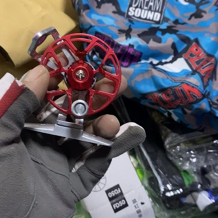 小金属轮子一个，，，，